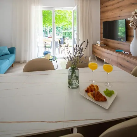 Garden Apartment Pakostane