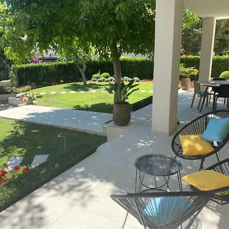 Garden Apartment Pakostane