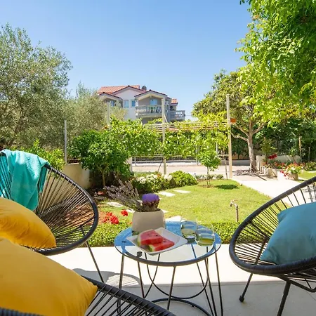 Apartament Garden *